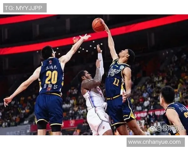 杭州足球队团队协作引发热议球迷对战术配合和队员默契提出不同看法